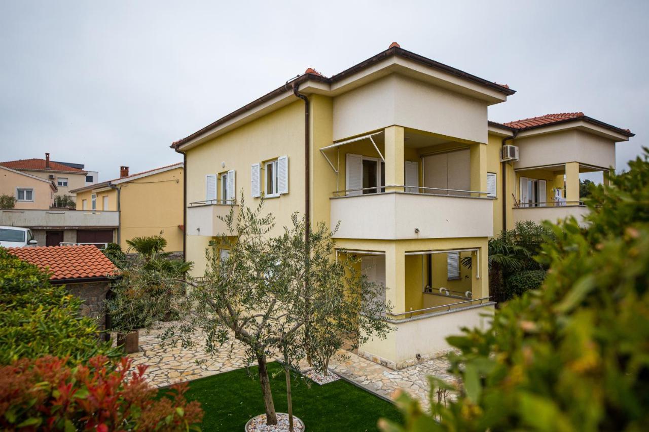 Golden Hope 4+1 Apartment Krk Кърк Екстериор снимка